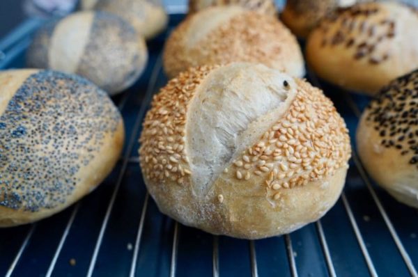 Dinkelbrötchen Mit Sesam Und Mohn - Thomas Kocht - Der Kochkanal Auf ...