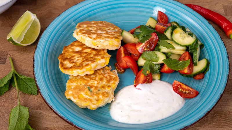 Maispuffer mit Joghurt-Limetten-Dip - Thomas kocht - der Kochkanal auf ...