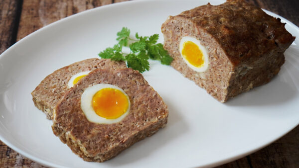 Saftiger Hackbraten aus dem Backofen - mit Senfsoße - Falscher Hase ...