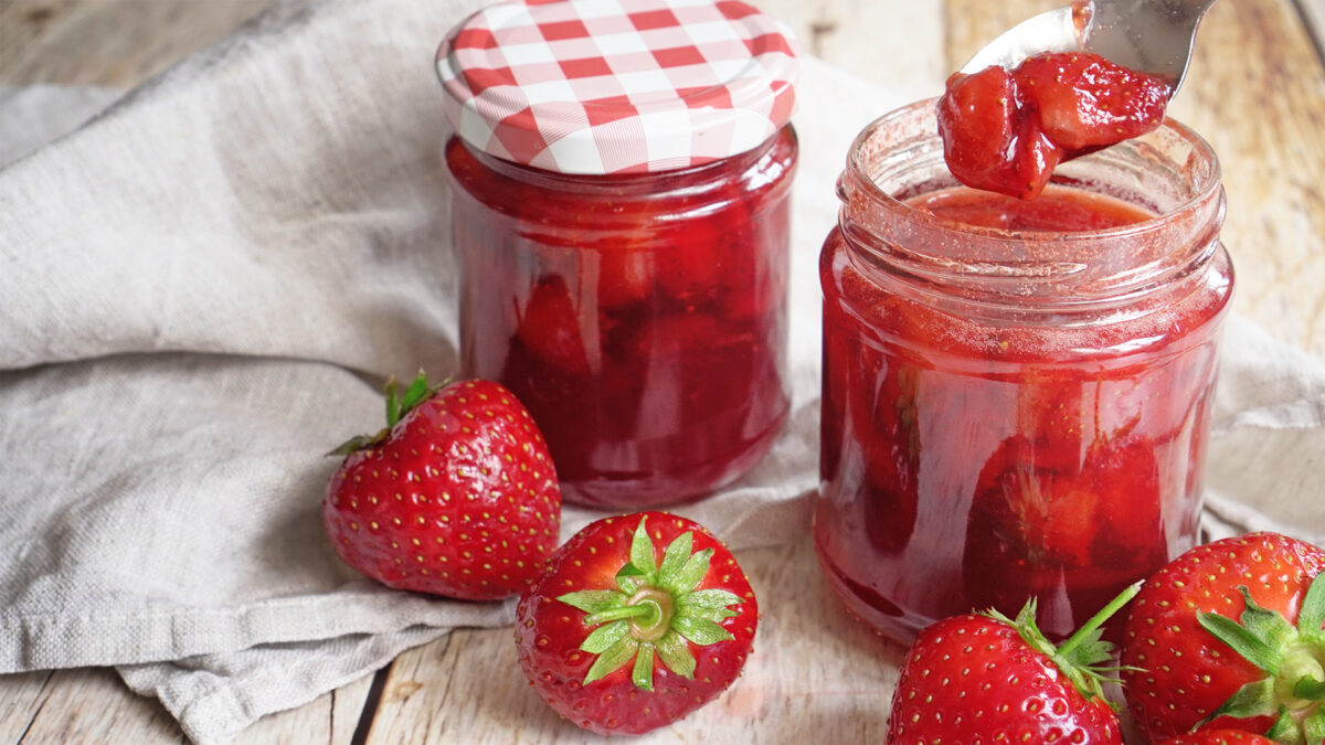 Erdbeermarmelade – der Sommer im Glas aus 3 Zutaten - Thomas kocht ...