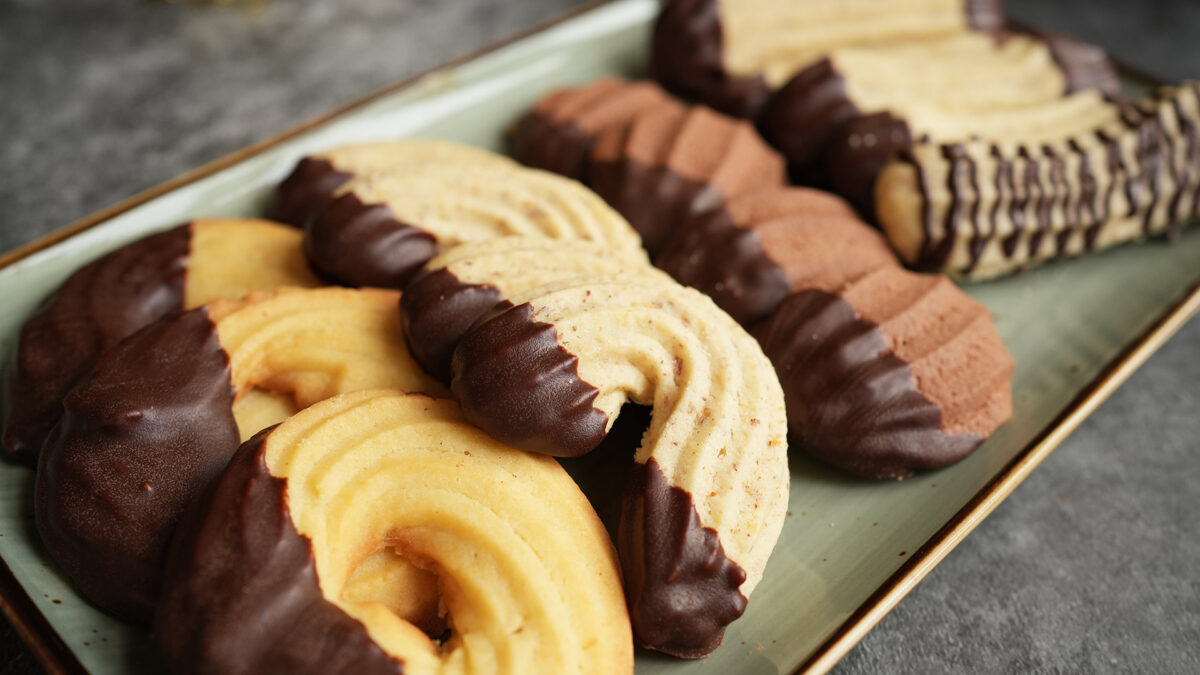 Spritzgebäck ganz einfach - ohne Presse - 1 TEIG 3 PLÄTZCHEN - Thomas ... Spritzgebäck ganz einfach - ohne Presse - 1 TEIG 3 PLÄTZCHEN - Thomas ...