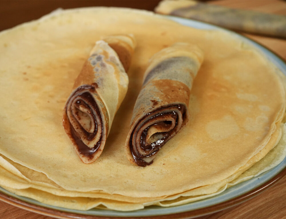 Schneller Rhabarberkuchen mit Streuseln und Pudding - Thomas kocht ...